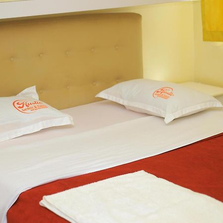 Rustic Gardens Bed & Breakfast Kitunzi Lungujja Kampala Ngoại thất bức ảnh